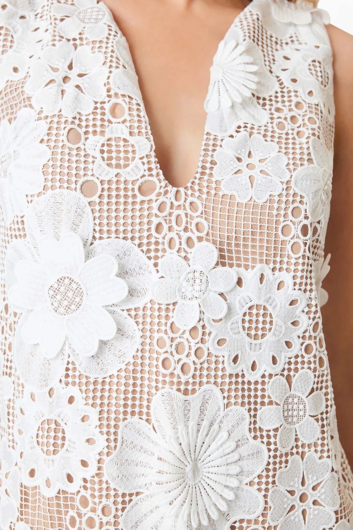 Elliatt Autumn Shift Dress in Ivory