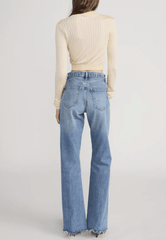 Frame The Cropped Fitted Turtleneck in Butter
