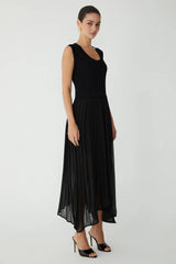 JS71 Selmia Dress in Black
