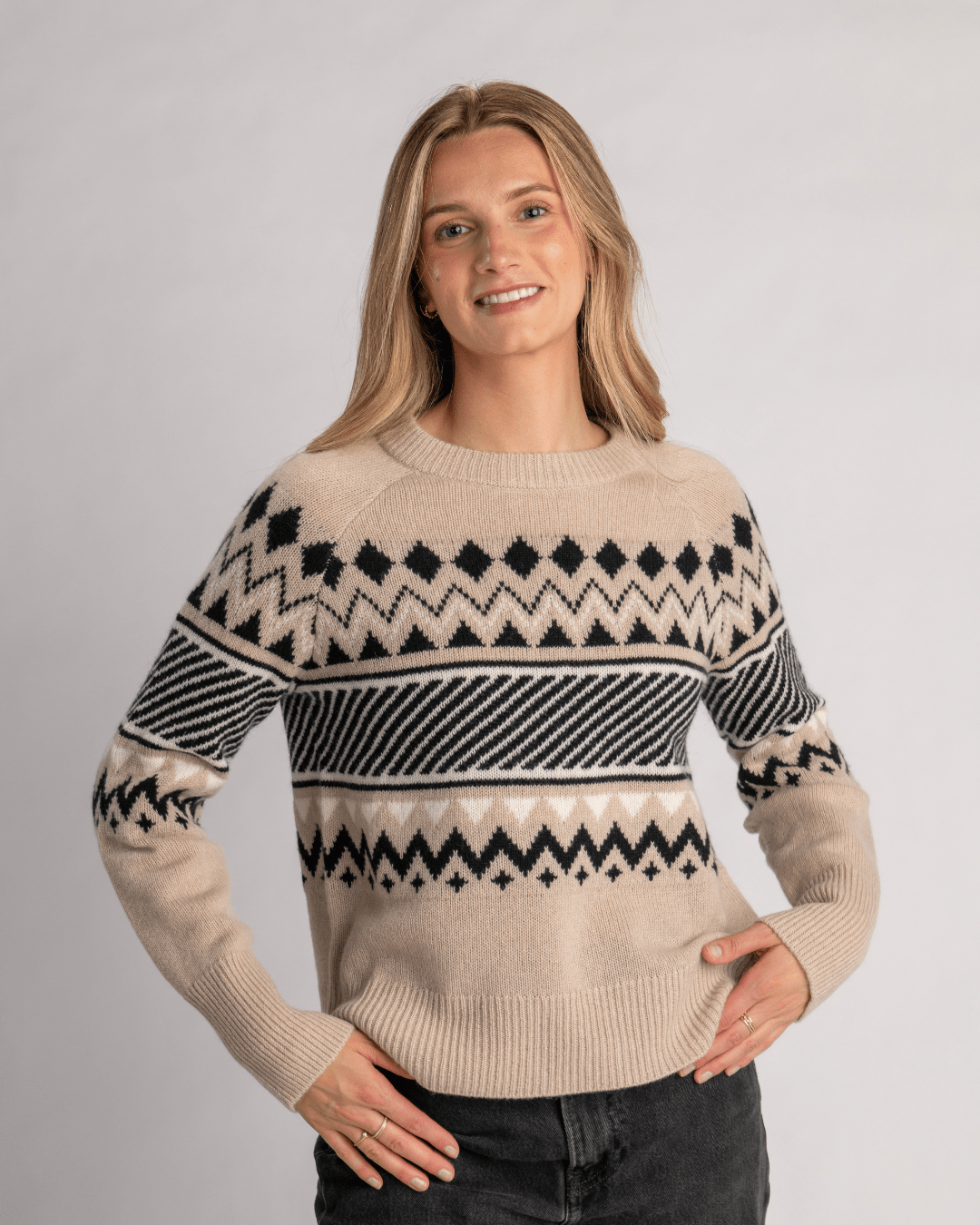 Archer Cashmere Kai Intarsia Crew in Oatmeal Black Ecru