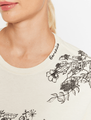 Berenice Enswerbreathe White Artwork T-Shirt
