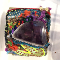De Petra Hold cuff purple stone