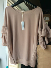 Golden Hawk ruffle sleeve tee in sand shell