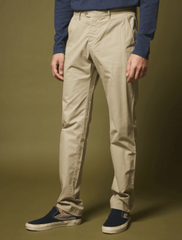 Hartford Cotton Twill Tobby Pant in Dune