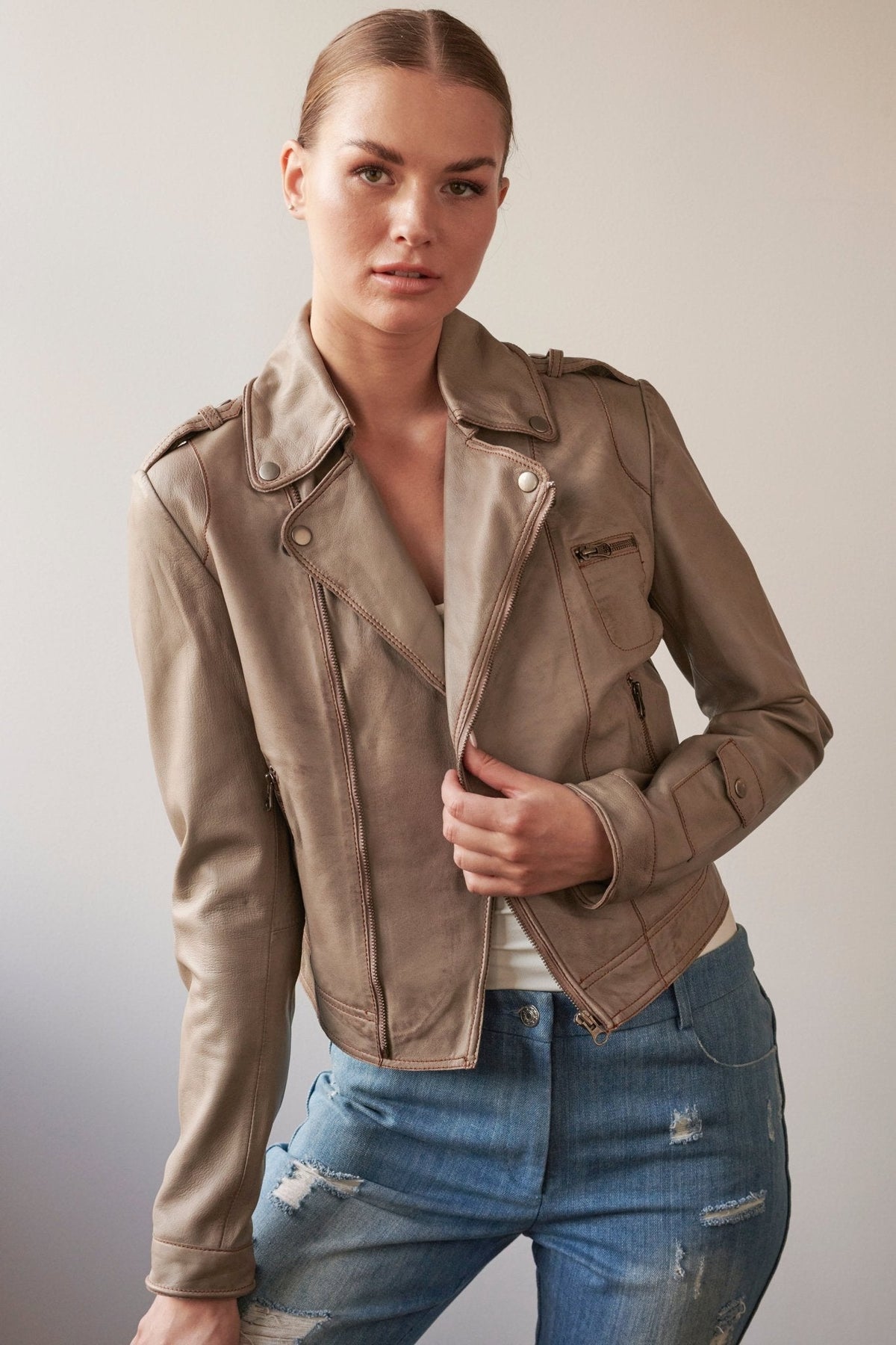 Jakett Josey in Thunder