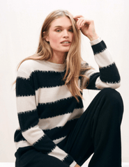 Jumper 1234 Broken Stripe Crew in Limestone Black
