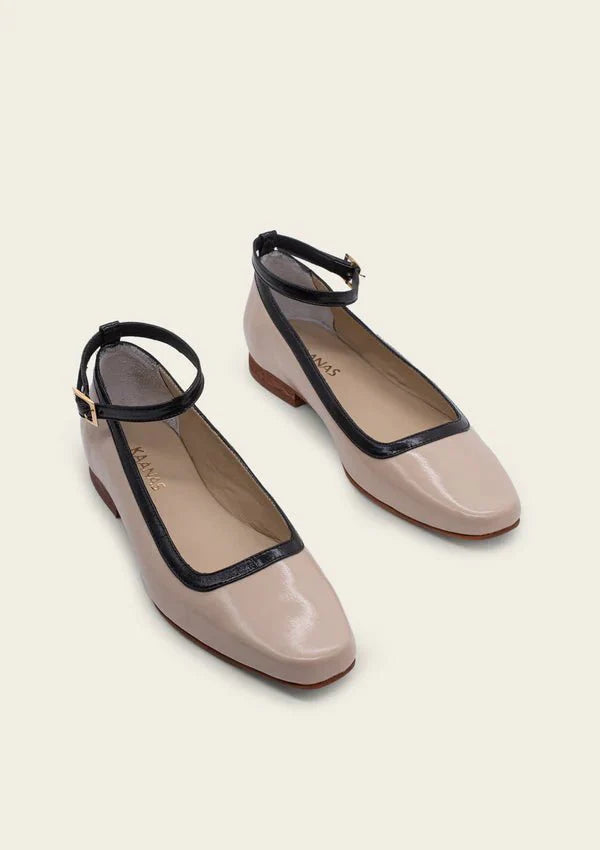 Kaanas Goia Leather Ballerina in Black White